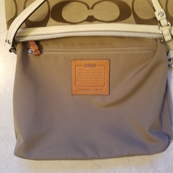Coach | Over The Shoulder Classic Monogram Purse - Picture 4 of 7